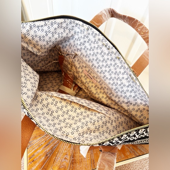 Choice of NWT JustFab Duffle / Weekender Bag - Picture 9 of 15